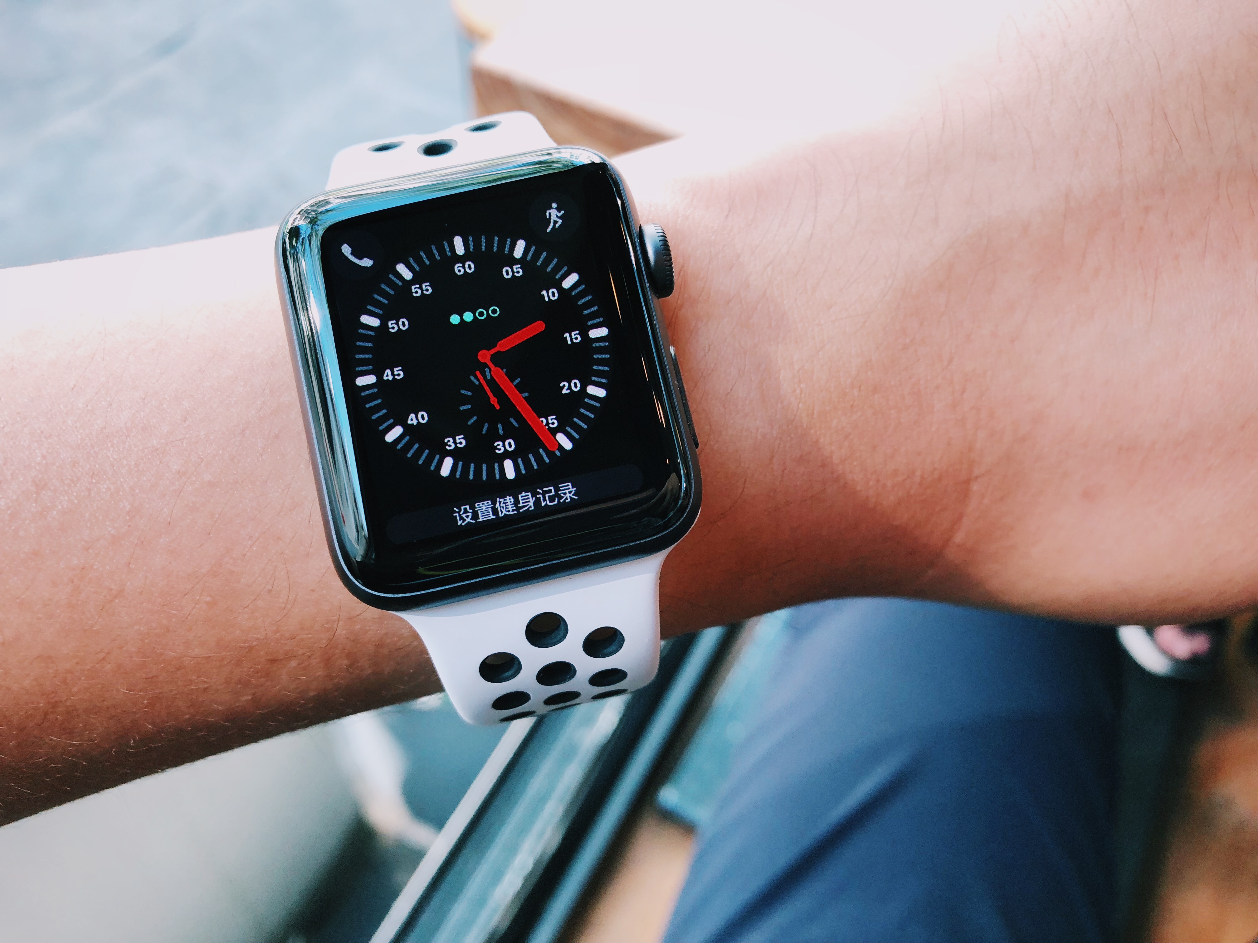 音乐魂植入!崭新 Apple Watch Series 3 第一刻