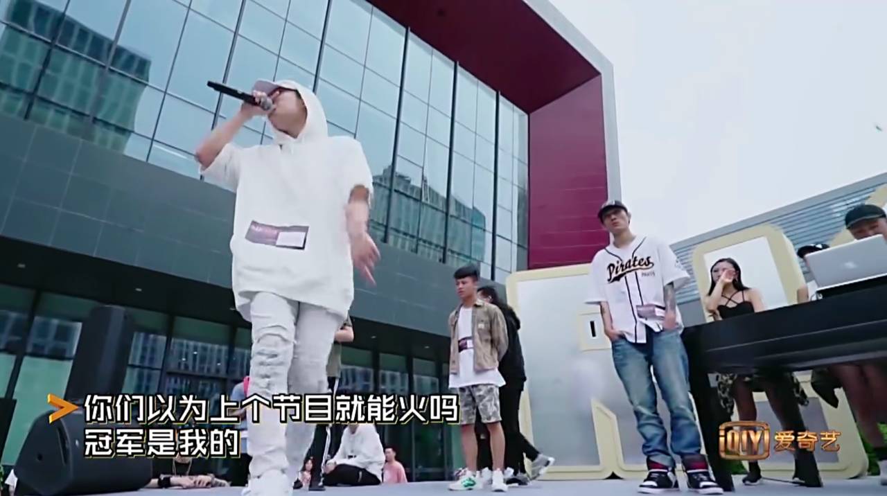 虽然在决赛夜上已经风光无限,但是pg one在海选的时候,可完全不是