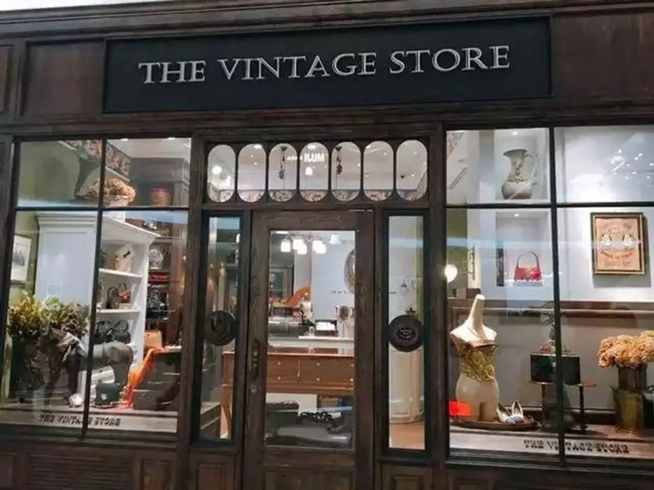 papaya vintage shop可以算是曼谷很大,很厉害的vintage家具商店