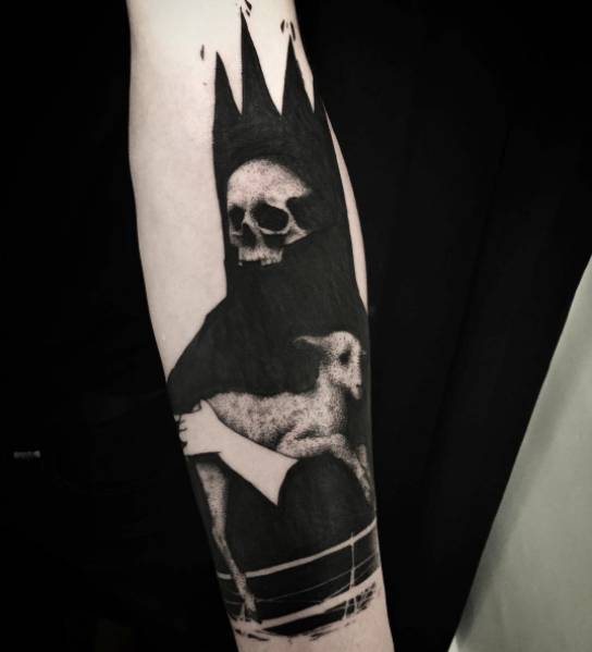 seb smbousille的纹身作品会用上大量的黑色,而且他的黑色十分纯粹